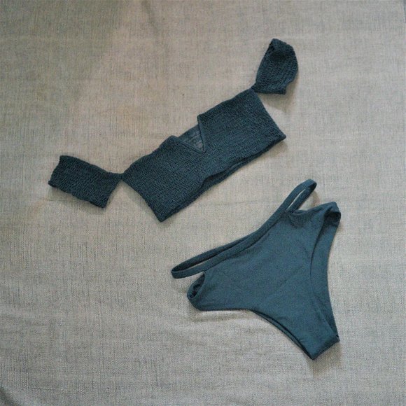 AWAY THAT DAY Havana Bikini Top - Recycled, Sustainable (off the shoulder) - Picture 2 of 12